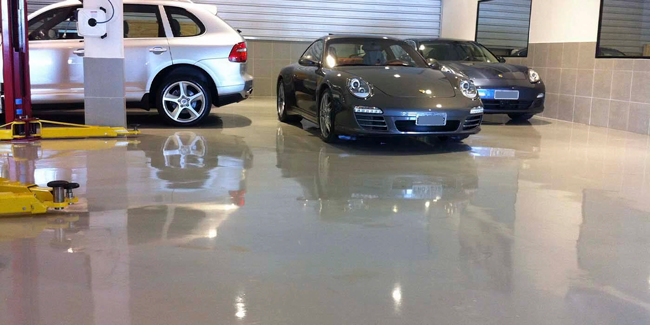Piso de garagem de luxo pintado com tinta ep�xi