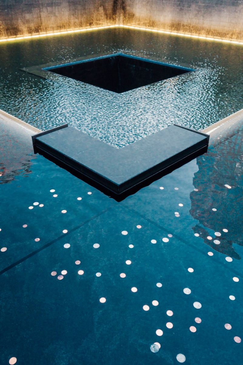 Piso de piscina com pintura antiderrapante